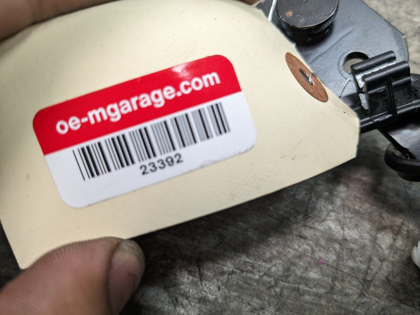16-23 OEM BMW F90 G11 G12 G30 G32 M5 Front Right or Left Seatbelt Buckle