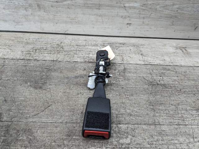 OEM BMW F90 G11 G12 G30 530 540 M550 750 M5 Front Left or Right Seatbelt Buckle