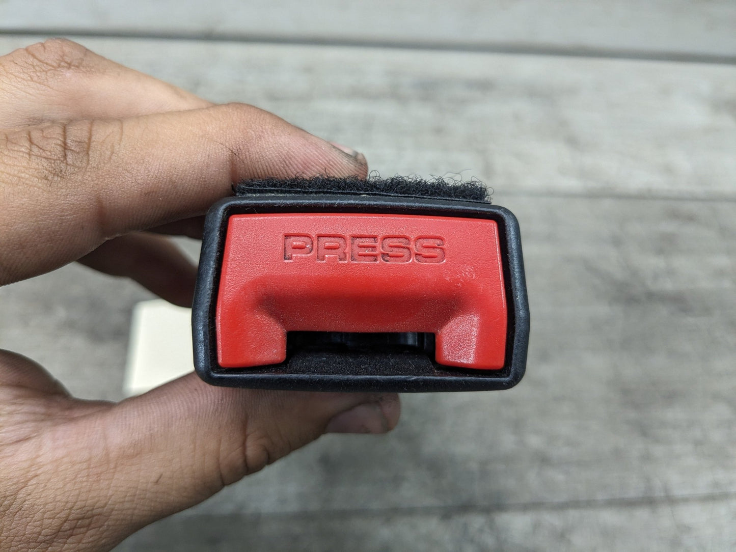 16-23 OEM BMW F90 G11 G12 G30 G32 M5 Front Right or Left Seatbelt Buckle