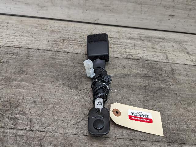 OEM BMW F90 G11 G12 G30 530 540 M550 750 M5 Front Left or Right Seatbelt Buckle