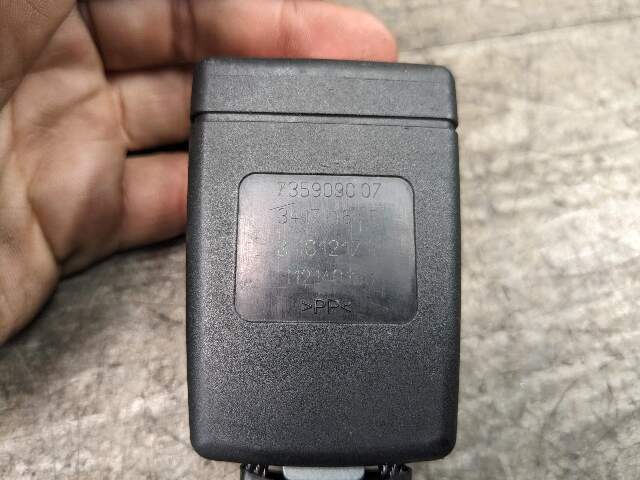 OEM BMW F90 G11 G12 G30 530 540 M550 750 M5 Front Left or Right Seatbelt Buckle