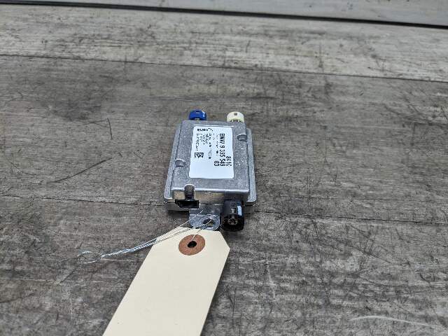 OEM BMW F22 F30 F32 F33 F82 G30 G12 M2 M5 M4 Multimedia USB Hub Control Module