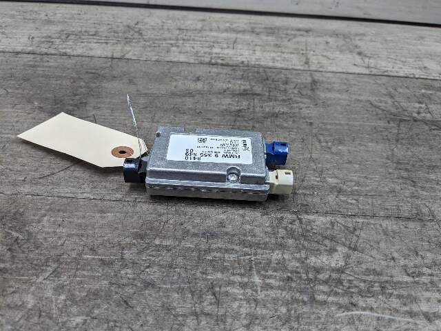 OEM BMW F22 F30 F32 F33 F82 G30 G12 M2 M5 M4 Multimedia USB Hub Control Module