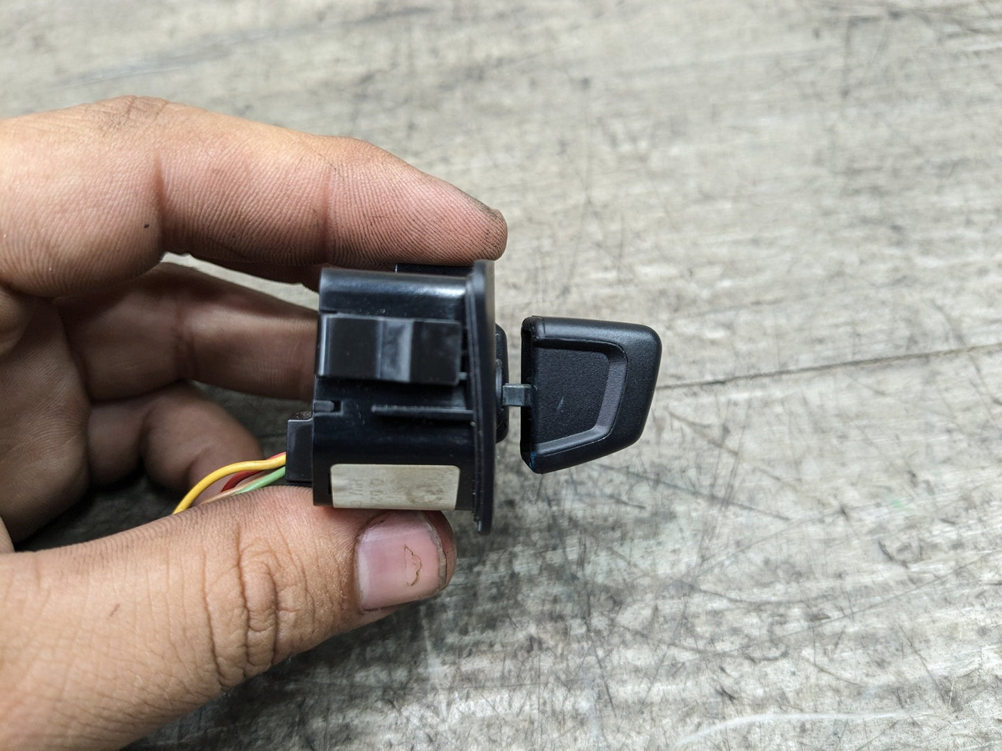 16-19 OEM BMW G11 G12 740 750 Steering Wheel Heat Heating Control Switch Module