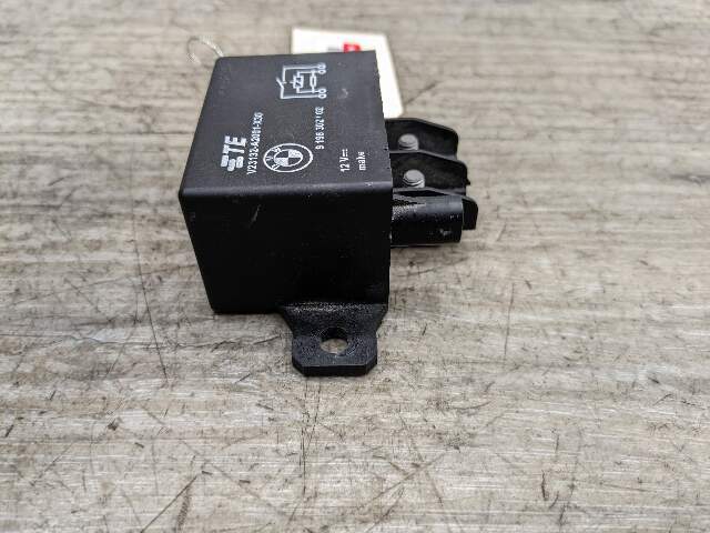 OEM BMW F10 F13 F15 F30 F32 F06 F80 F82 M3 M4 M6 Cooling Fan Relay Control 130A