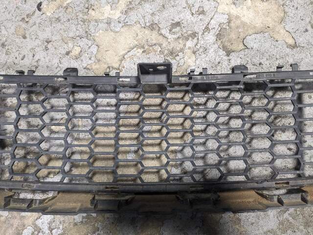 12-18 OEM BMW F30 328 335 340 Front Bumper Center Lower Grille Grill Black