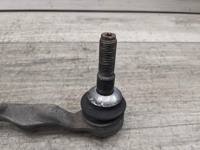 OEM BMW G12 G30 750 AWD Front Right Passenger Side Tie Rod Boot