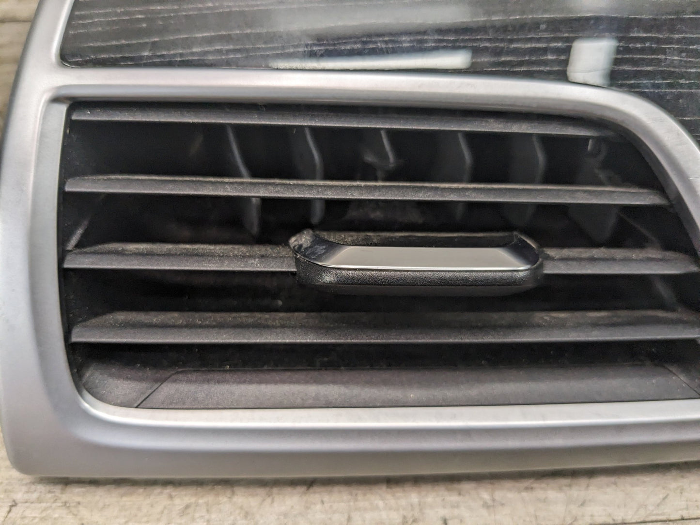 16-19 OEM BMW G11 G12 740 750 Left Driver Dash AC AIr Vent Grille Grill*