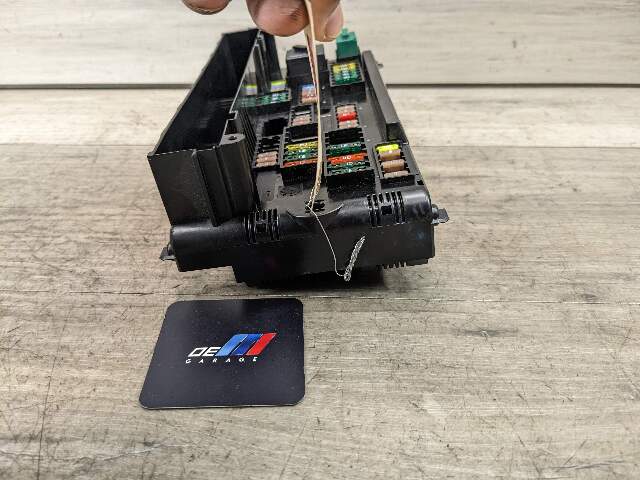 11-18 OEM BMW F25 F26 X3 X4 Front Right Dash Power Distribution Fuse Relay Box