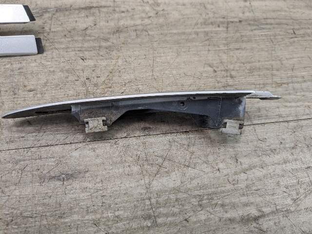 OEM BMW E93 328 335 M3 F33 F83 M4 Convertible Roof Top Hinge Cover Right Silver