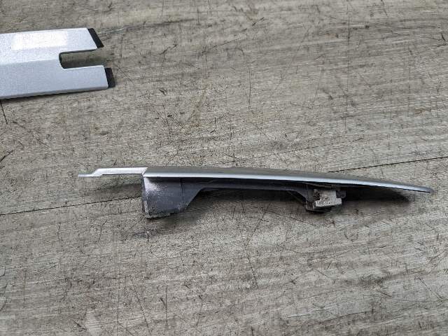 OEM BMW E93 328 335 M3 F33 F83 M4 Convertible Roof Top Hinge Cover Right Silver
