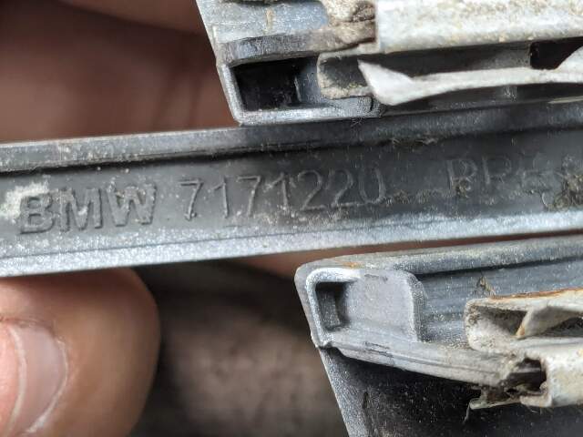 OEM BMW E93 328 335 M3 F33 F83 M4 Convertible Roof Top Hinge Cover Left Silver