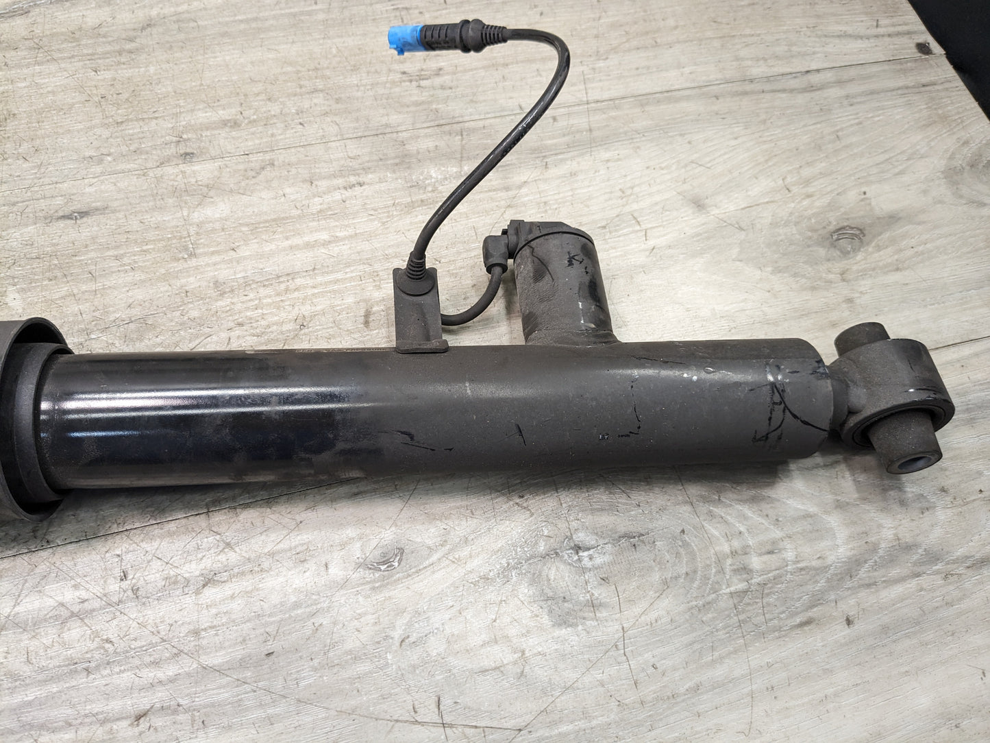 OEM BMW F32 428 430 435 440 RWD COUPE REAR Left Right VDC Strut Shock Absorber