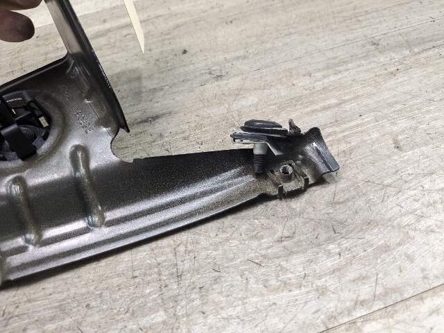 11-18 OEM BMW F25 F26 X3 X4 Front Left Driver Fender Mount Bracket Carrier Set