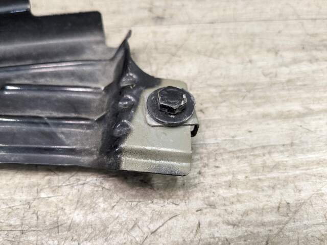 11-18 OEM BMW F25 F26 X3 X4 Front Right Passenger Fender Mount Bracket Carrier SET