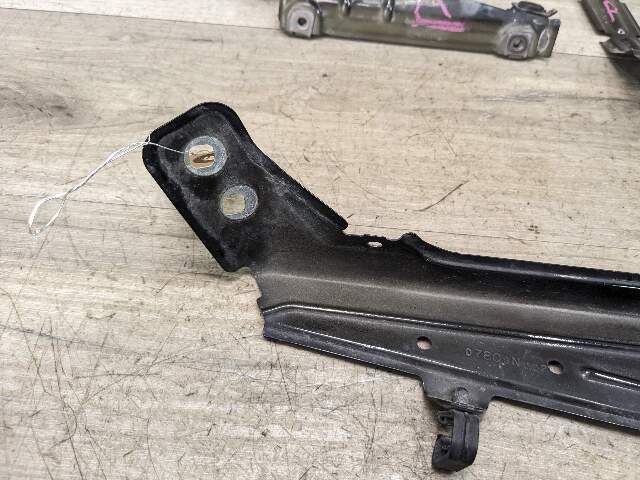 11-18 OEM BMW F25 F26 X3 X4 Front Right Passenger Fender Mount Bracket Carrier SET