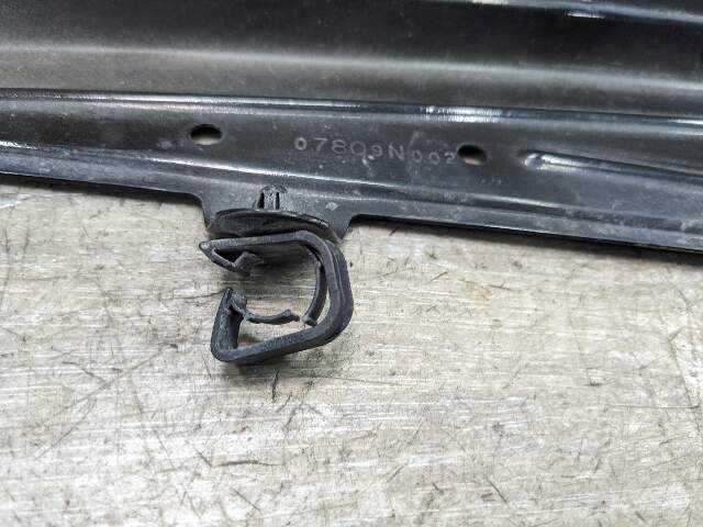 11-18 OEM BMW F25 F26 X3 X4 Front Right Passenger Fender Mount Bracket Carrier SET