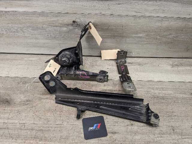 11-18 OEM BMW F25 F26 X3 X4 Front Right Passenger Fender Mount Bracket Carrier SET