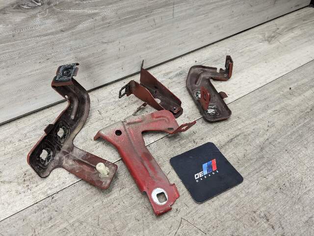 15-20 OEM BMW F80 F82 F83 M3 M4 Left Driver Fender Bracket Mount Carrier SET