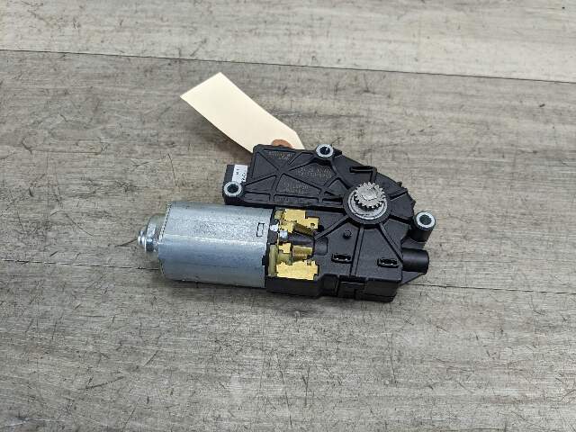 OEM BMW F06 F82 F80 F13 F01 F10 M2 M3 M4 M6 Upper Sunroof Moon Roof Motor Unit