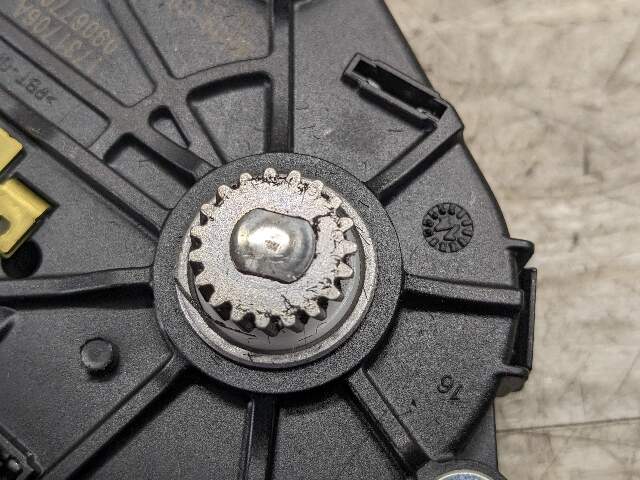 OEM BMW F06 F82 F80 F13 F01 F10 M2 M3 M4 M6 Upper Sunroof Moon Roof Motor Unit