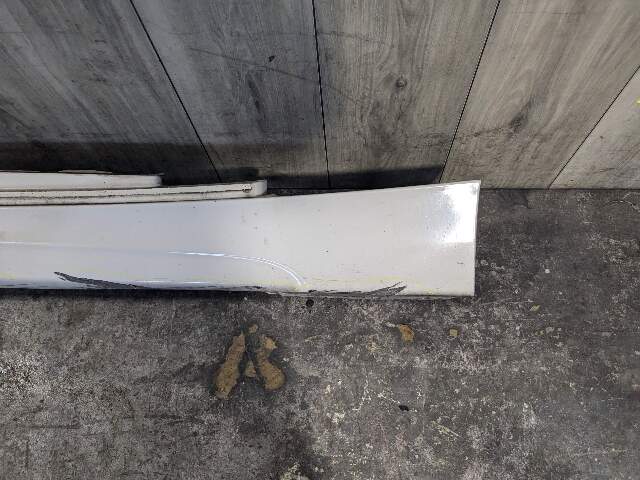 08-13 OEM BMW E88 E82 135 M-Sport Right Passenger Side Skirt Rocker Panel White*