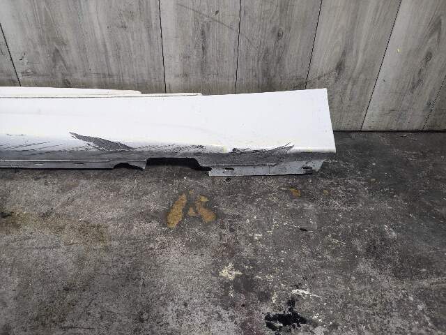 08-13 OEM BMW E88 E82 135 M-Sport Right Passenger Side Skirt Rocker Panel White*