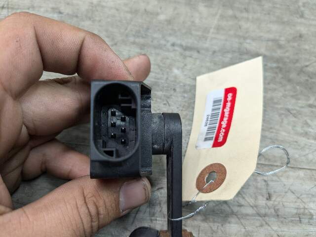 16-23 OEM BMW G30 G12 F90 M5 Rear Suspension Headlight Level Left Sensor