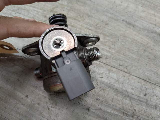 11-15 OEM BMW E88 E92 F30 F10 F13 X1 X6 Engine N55 HPFP High Pressure Fuel Pump