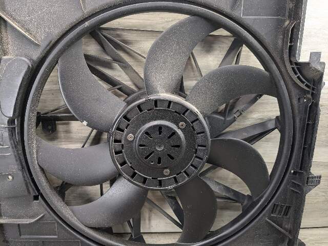 11-16 OEM BMW F25 X3 F26 X4 N55 Electric Radiator Cooling Fan w/ Shroud 600W