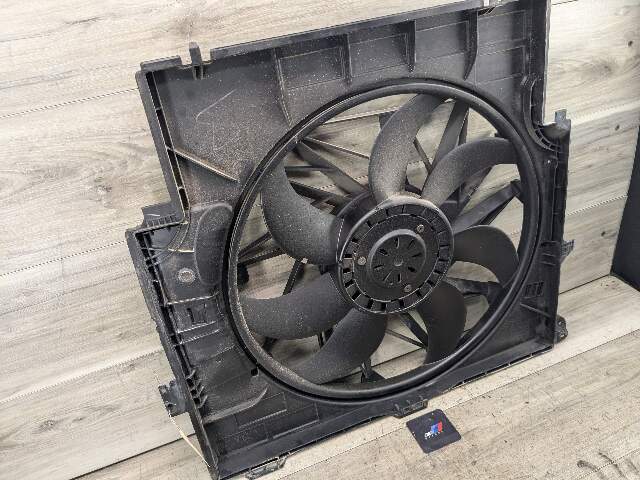 11-16 OEM BMW F25 X3 F26 X4 N55 Electric Radiator Cooling Fan w/ Shroud 600W