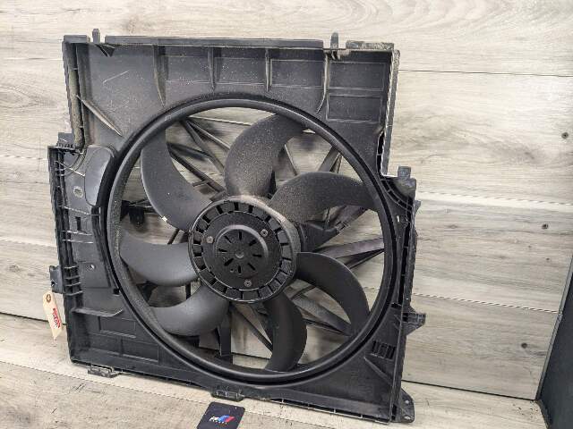 11-16 OEM BMW F25 X3 F26 X4 N55 Electric Radiator Cooling Fan w/ Shroud 600W