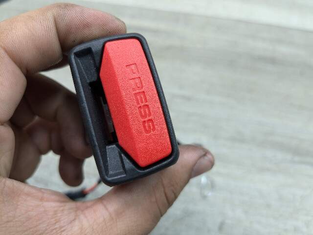 17-21 OEM BMW G21 G20 330 M340 Rear Left Driver Seatbelt Seat Belt Buckle