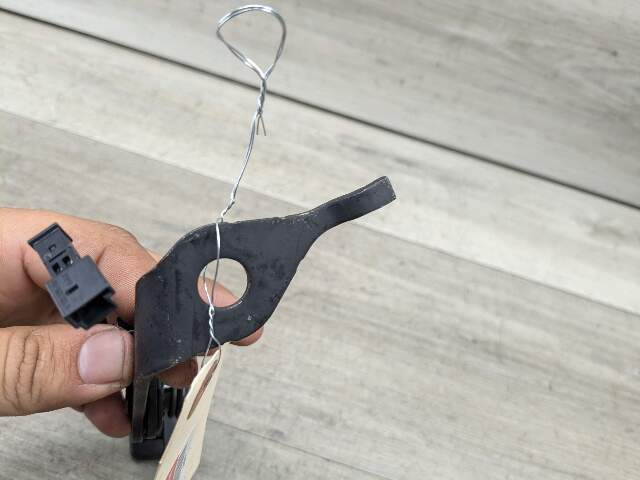 17-21 OEM BMW G21 G20 330 M340 Rear Left Driver Seatbelt Seat Belt Buckle