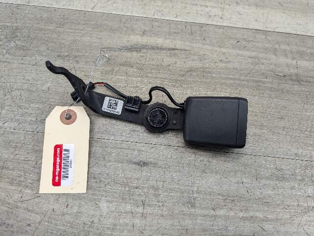 17-21 OEM BMW G21 G20 330 M340 Rear Left Driver Seatbelt Seat Belt Buckle