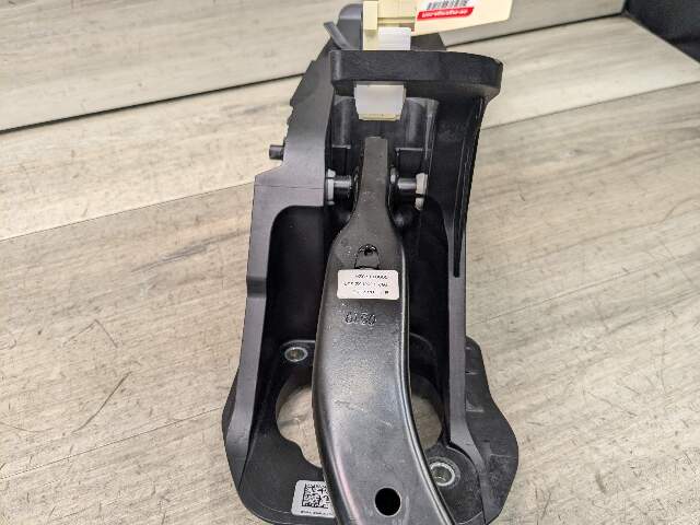 19-24 OEM BMW G20 330 M340 AUTO TRANSMISSION Pedal Assembly Brake