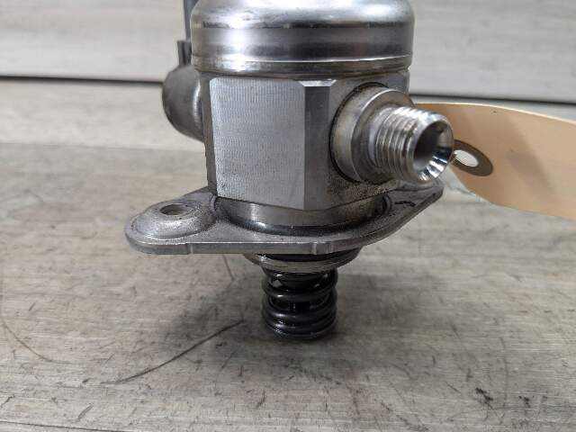 15-20 OEM BMW F80 F82 F83 F87 M2 M3 M4 Engine S55 HPFP High Pressure Fuel Pump