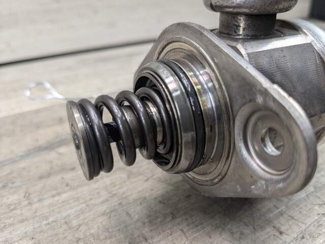 15-20 OEM BMW F80 F82 F83 F87 M2 M3 M4 Engine S55 HPFP High Pressure Fuel Pump