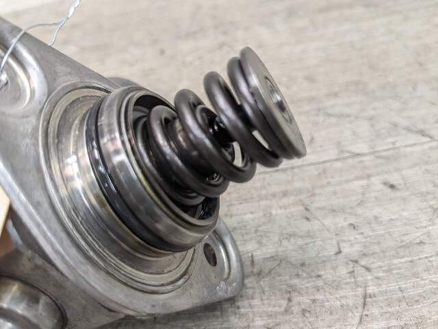 15-20 OEM BMW F80 F82 F83 F87 M2 M3 M4 Engine S55 HPFP High Pressure Fuel Pump