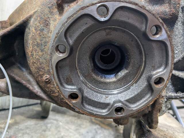 09-11 OEM BMW E90 E91 E92 E93 335d Diesel Rear Differential Axle Carrier 2.81