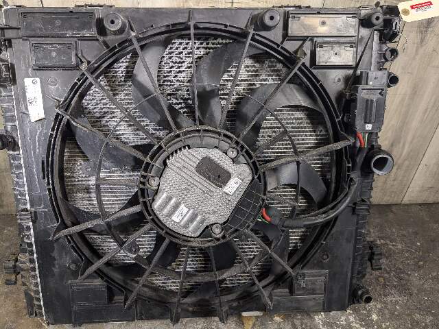 OEM BMW G01 G02 X3 X4 M40iX Main Radiator Condensor Fan Shroud SET 850W *NOTE