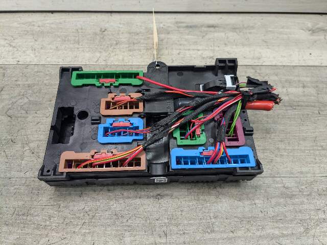 17-21 OEM BMW G30 F90 M5 G11 G12 G14 G15 Rear Power Distribution Fuse Box