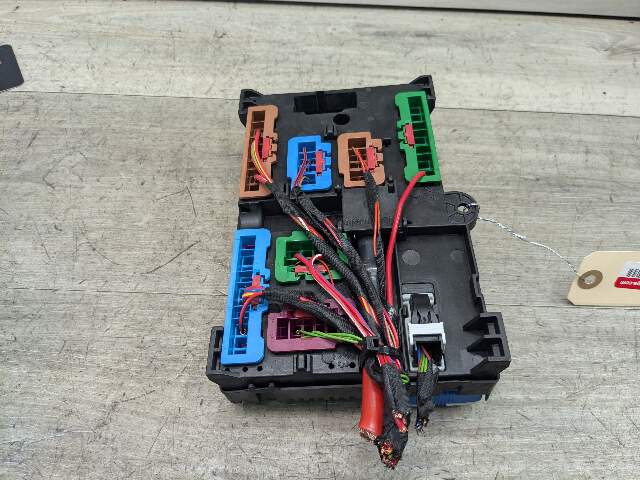 17-21 OEM BMW G30 F90 M5 G11 G12 G14 G15 Rear Power Distribution Fuse Box