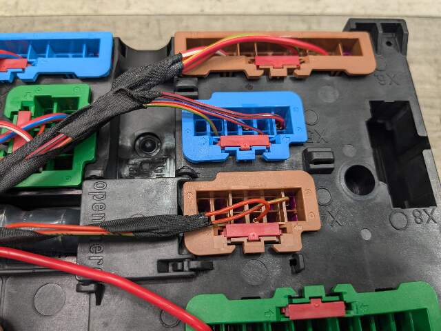 17-21 OEM BMW G30 F90 M5 G11 G12 G14 G15 Rear Power Distribution Fuse Box