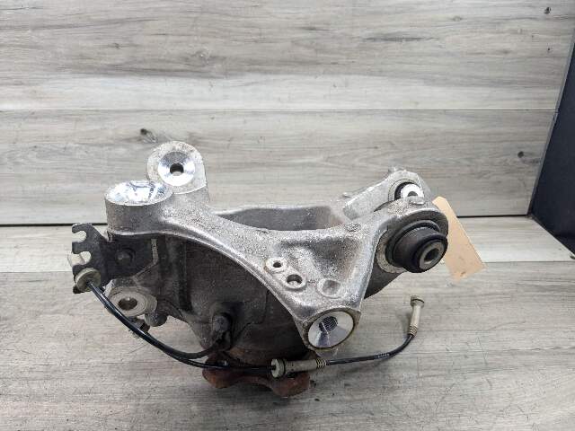 17-23 OEM BMW G30 530 540 M5550 REAR Left Drive Side Hub Knuckle Bearing Carrier