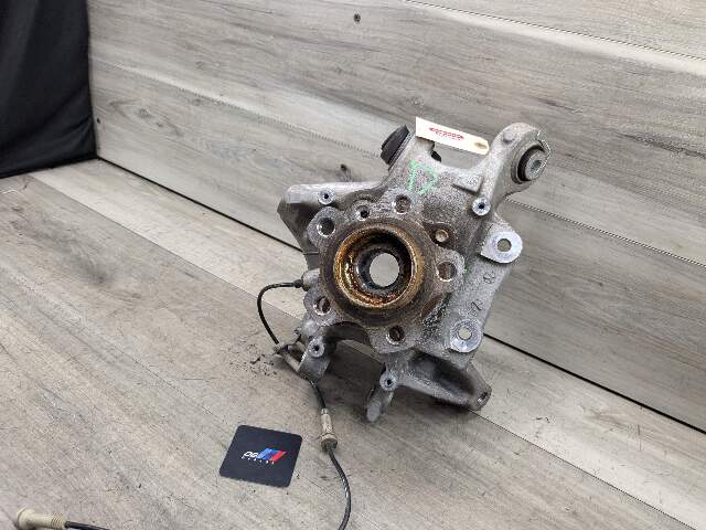 17-23 OEM BMW G30 530 540 M5550 REAR Left Drive Side Hub Knuckle Bearing Carrier