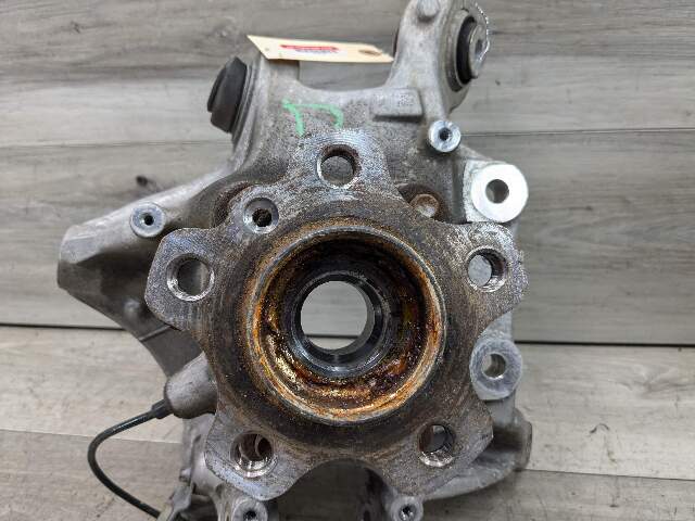 17-23 OEM BMW G30 530 540 M5550 REAR Left Drive Side Hub Knuckle Bearing Carrier