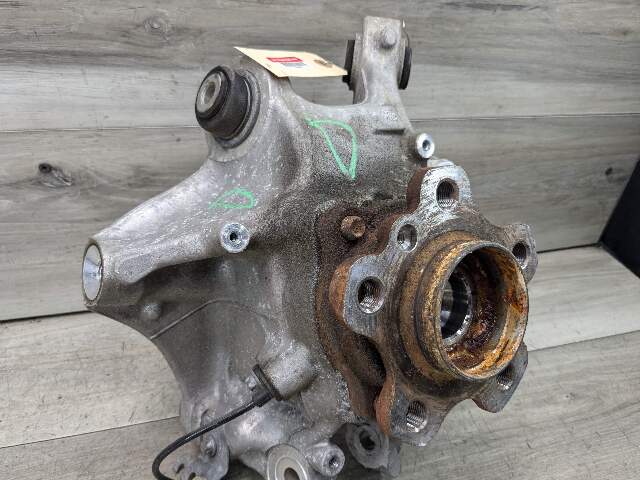 17-23 OEM BMW G30 530 540 M5550 REAR Left Drive Side Hub Knuckle Bearing Carrier