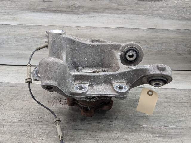 17-23 OEM BMW G30 530 540 M5550 REAR Right Passenger Hub Knuckle Bearing Carrier