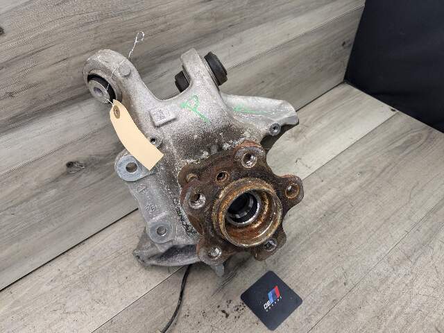 17-23 OEM BMW G30 530 540 M5550 REAR Right Passenger Hub Knuckle Bearing Carrier